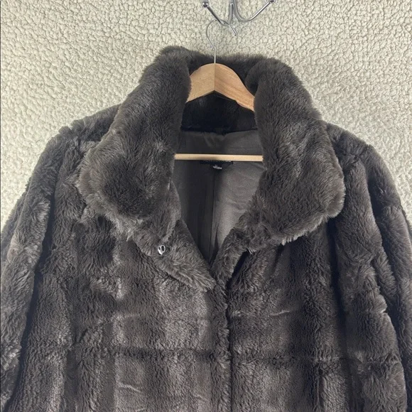 NWOT Nina Leonard Womens Espresso Horizontal Stripe Faux Fur Teddy Jacket Size M - Picture 3 of 15
